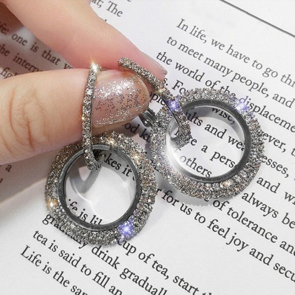 🆕 Circle Faux Diamond Dangle Drop Earrings - Picture 2 of 3